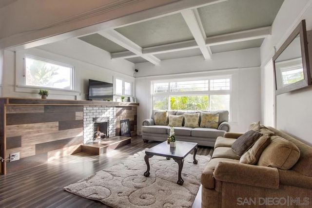 744 Robinson Ave, San Diego, CA 92103