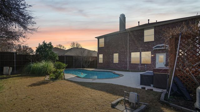 2221 Hickory Drive, Little Elm, TX 75068