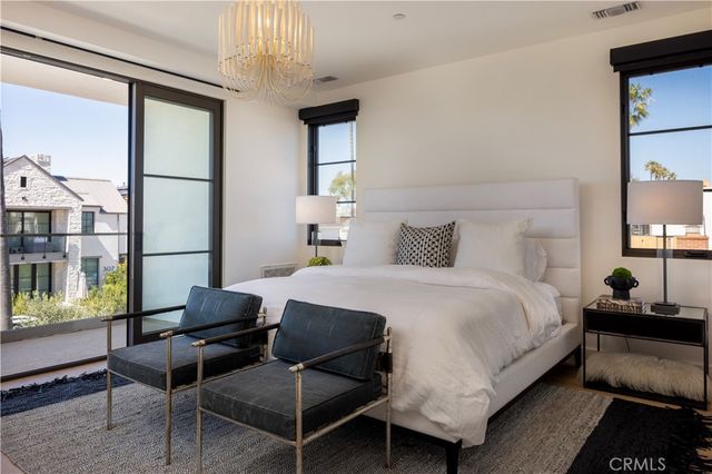 304 Goldenrod Avenue, Corona Del Mar, CA 92625