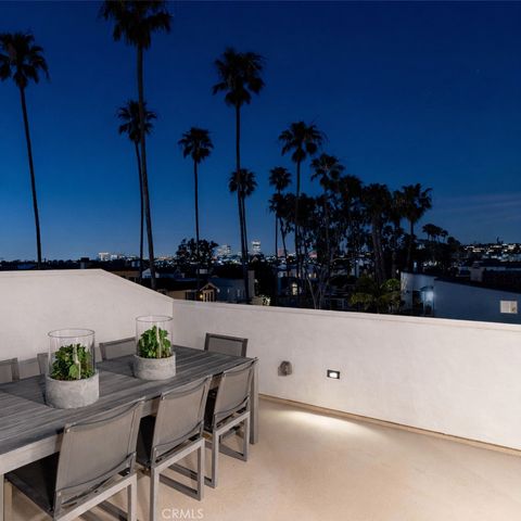 304 Goldenrod Avenue, Corona Del Mar, CA 92625