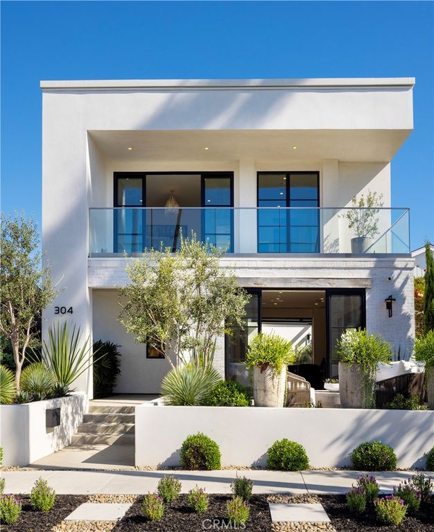304 Goldenrod Avenue, Corona Del Mar, CA 92625
