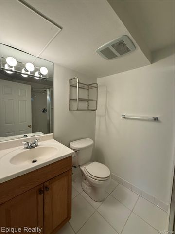 45656 Brownell Street, Utica, MI 48317
