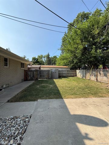 45656 Brownell Street, Utica, MI 48317