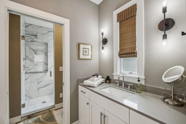 1007 10th Ave N, Nashville, TN 37208