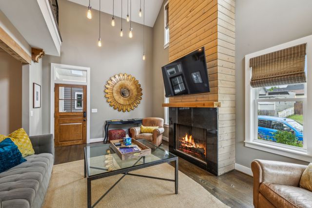 1007 10th Ave N, Nashville, TN 37208