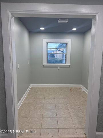 4901 CEDAR POINT Road, Jacksonville, FL 32226