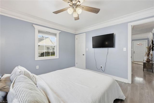 2402 Sunset DR, Chesapeake, VA 23323