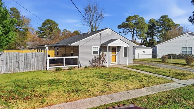 2402 Sunset DR, Chesapeake, VA 23323