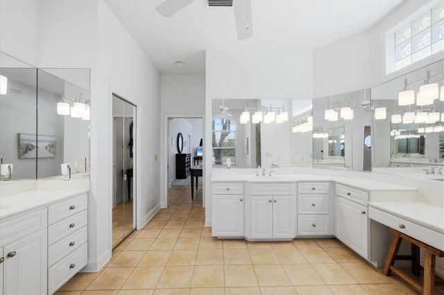 9913 LAUREL VALLEY AVENUE CIRCLE, Bradenton, FL 34202