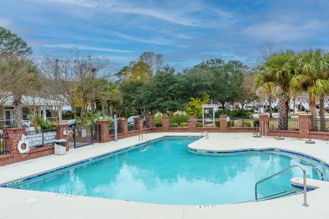 229 Slipper Shell Court, Mount Pleasant, SC 29464