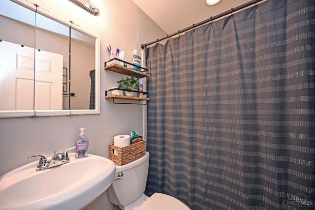33 Beverly Drive, Hamilton, OH 45013