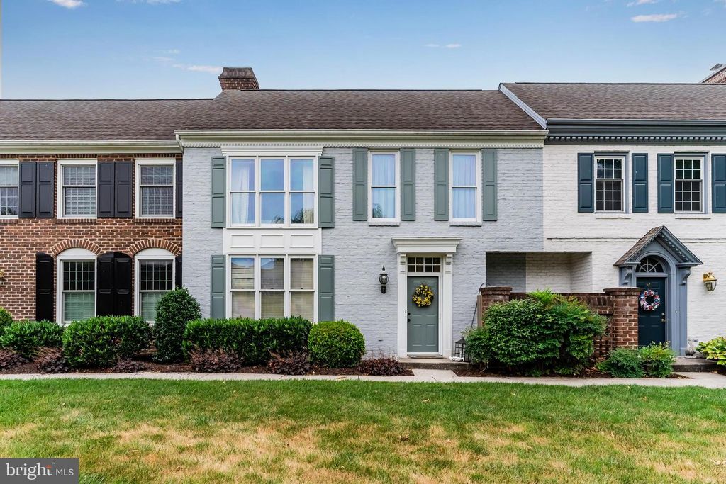 53 DEVONSHIRE SQ, Mechanicsburg, PA 17050