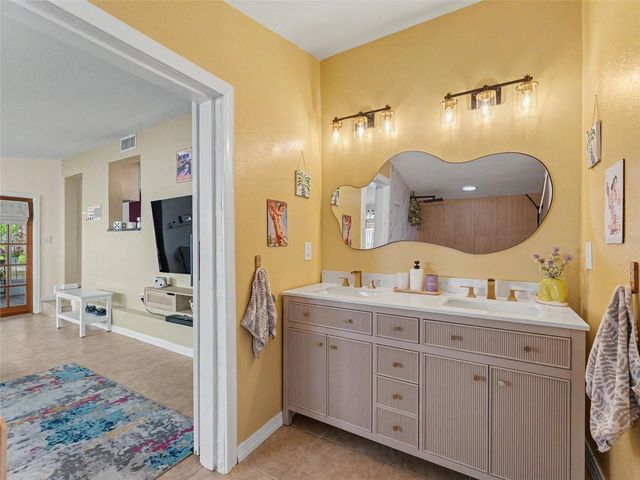 5001 20TH STREET N, St Petersburg, FL 33714