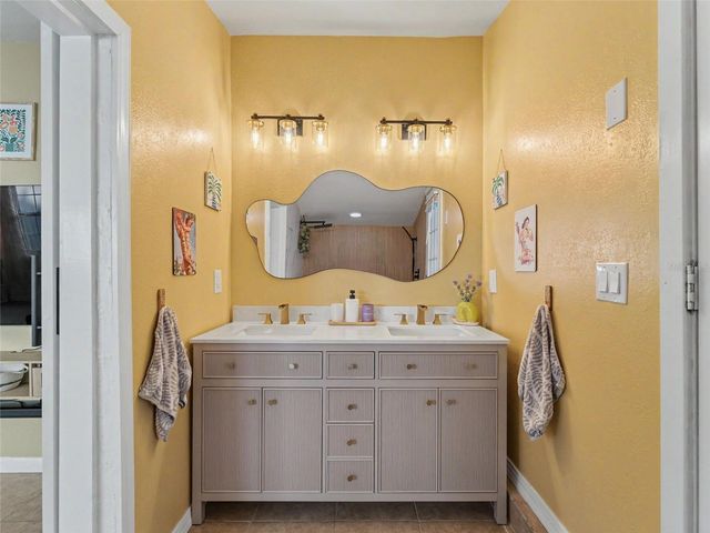 5001 20TH STREET N, St Petersburg, FL 33714