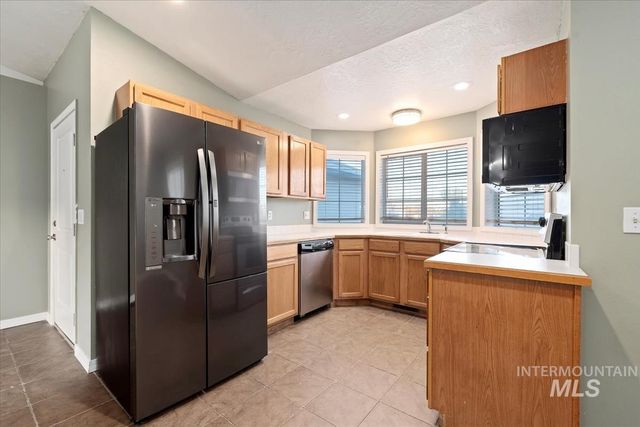 1860 N Haskett, Mountain Home, ID 83647