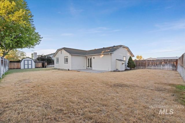 1860 N Haskett, Mountain Home, ID 83647