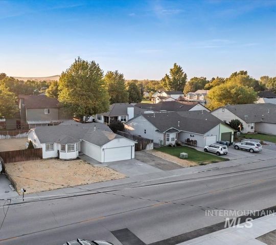 1860 N Haskett, Mountain Home, ID 83647
