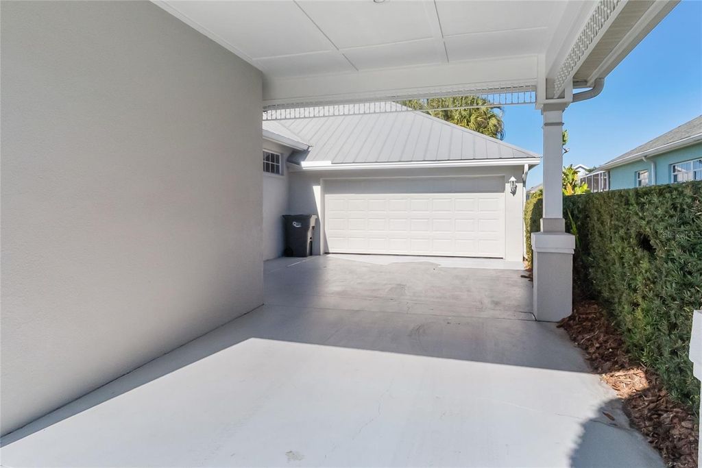 Image 13 of property listing at 4743 SPINNAKER DRIVE, Bradenton, FL 34208