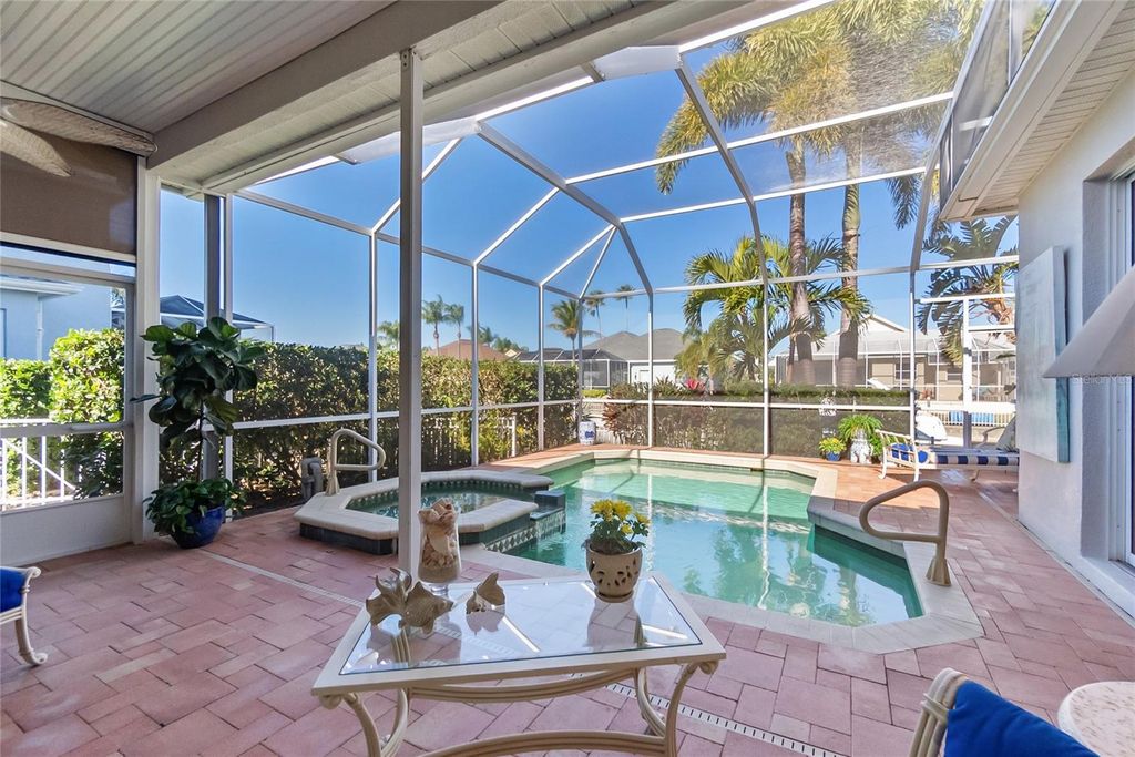 Image 3 of property listing at 4743 SPINNAKER DRIVE, Bradenton, FL 34208