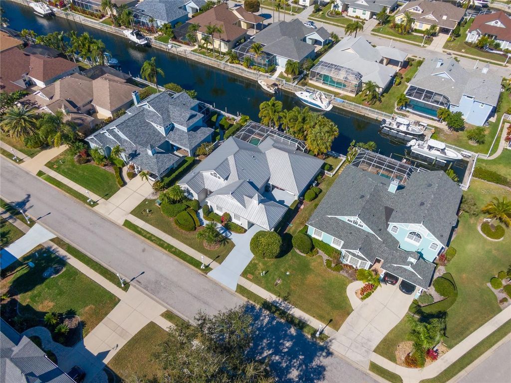 Image 6 of property listing at 4743 SPINNAKER DRIVE, Bradenton, FL 34208