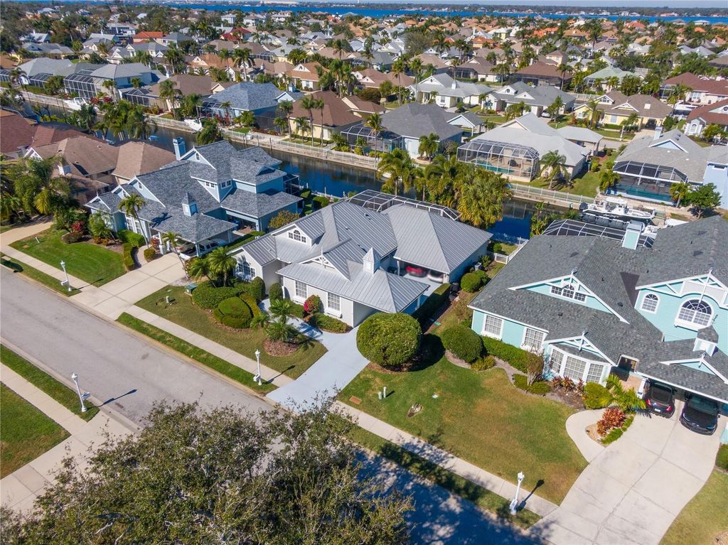 Image 7 of property listing at 4743 SPINNAKER DRIVE, Bradenton, FL 34208