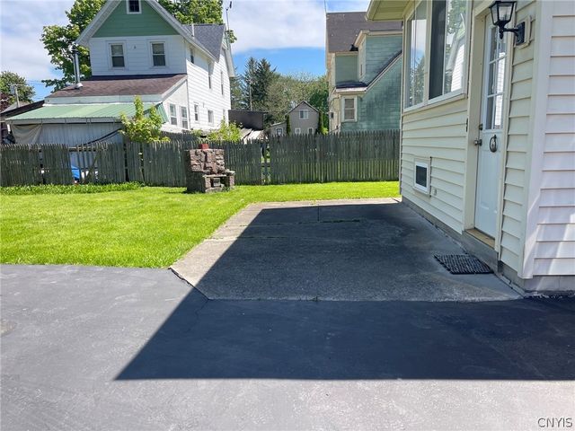 208 North Street, Oneida, NY 13421