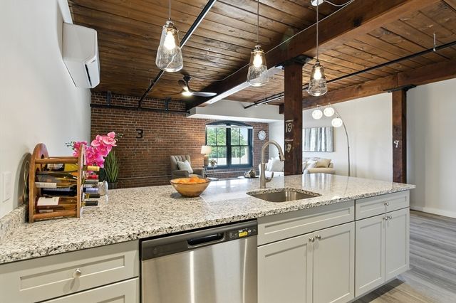 55 Sterling St 314, Clinton, MA 01510