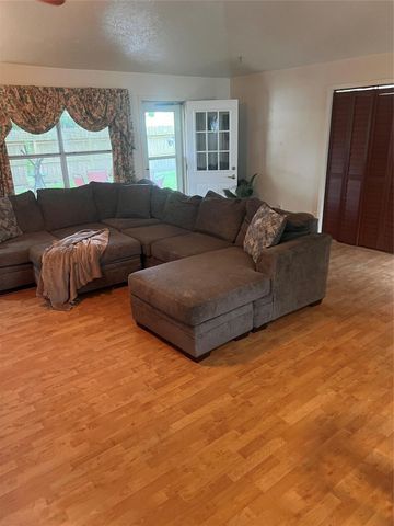 9734 Oakmont Drive, La Porte, TX 77571