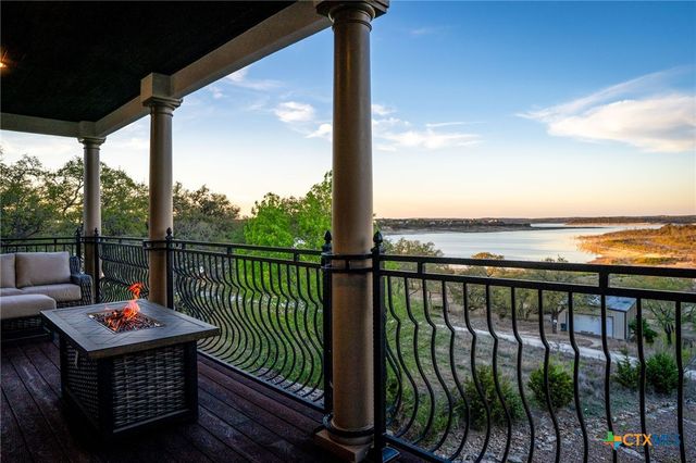 1065 Hillcrest Forest, Canyon Lake, TX 78133