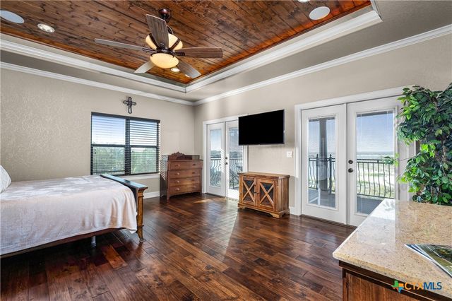 1065 Hillcrest Forest, Canyon Lake, TX 78133