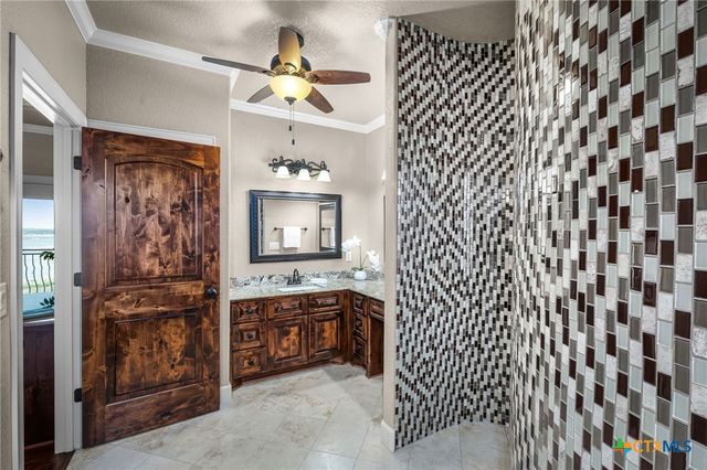 1065 Hillcrest Forest, Canyon Lake, TX 78133