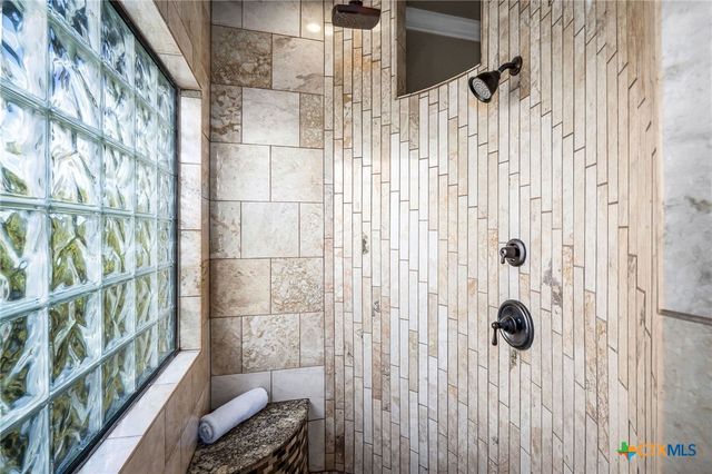 1065 Hillcrest Forest, Canyon Lake, TX 78133