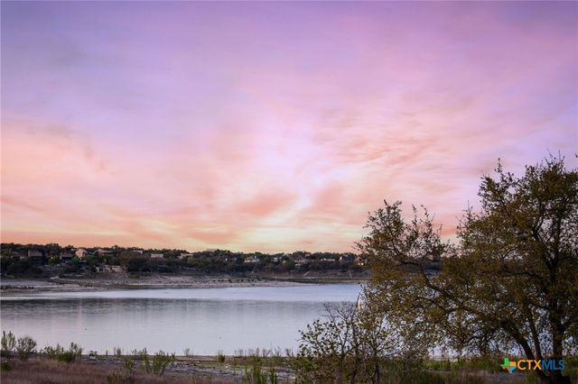 1065 Hillcrest Forest, Canyon Lake, TX 78133