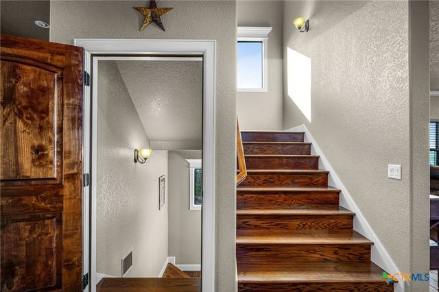 1065 Hillcrest Forest, Canyon Lake, TX 78133