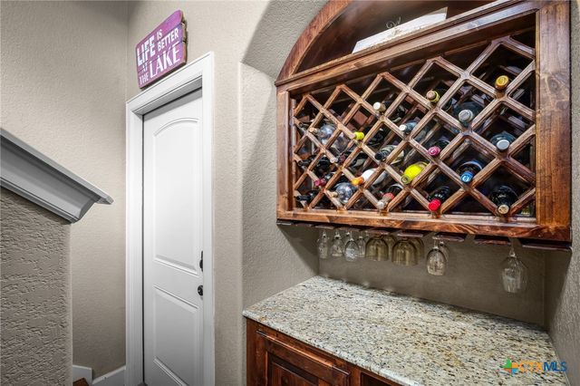 1065 Hillcrest Forest, Canyon Lake, TX 78133