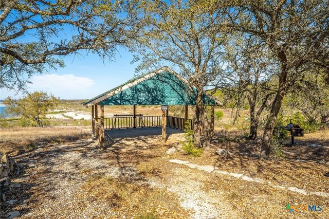 1065 Hillcrest Forest, Canyon Lake, TX 78133