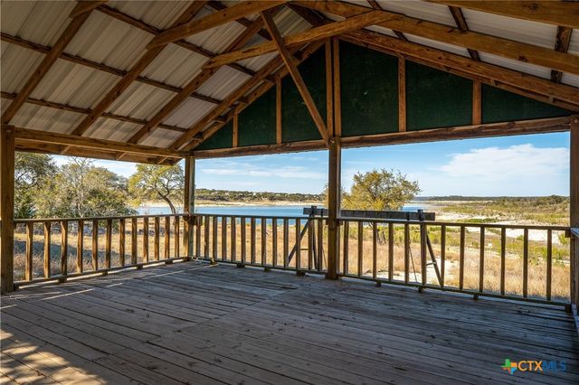 1065 Hillcrest Forest, Canyon Lake, TX 78133