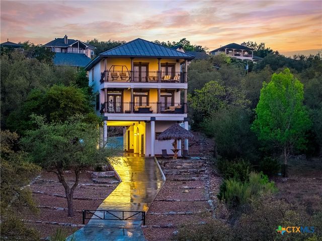 1065 Hillcrest Forest, Canyon Lake, TX 78133