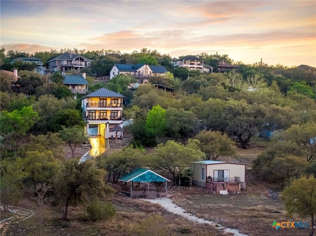 1065 Hillcrest Forest, Canyon Lake, TX 78133