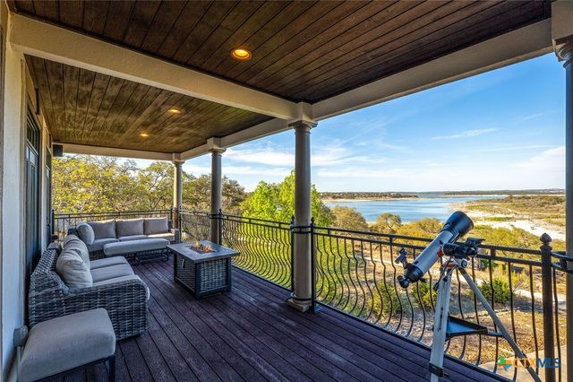 1065 Hillcrest Forest, Canyon Lake, TX 78133