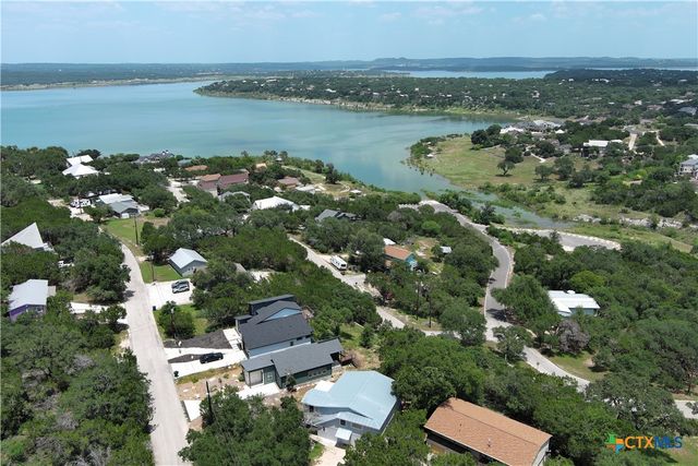 1065 Hillcrest Forest, Canyon Lake, TX 78133