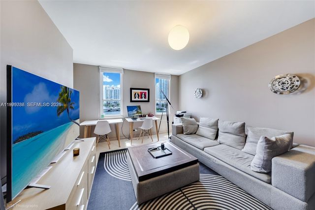 701 Brickell Key Blvd 503, Miami, FL 33131