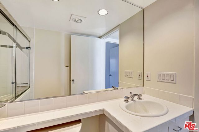 811 21st Street 6, Santa Monica, CA 90403