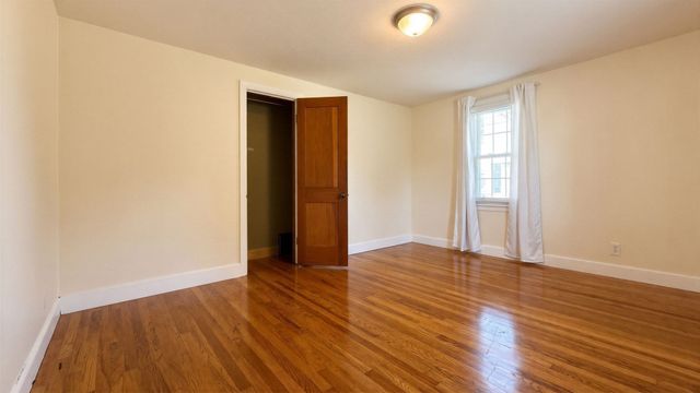 211 Holyoke St, Ludlow, MA 01056
