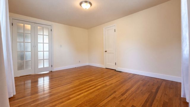 211 Holyoke St, Ludlow, MA 01056