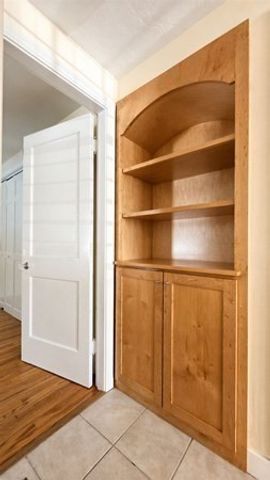 211 Holyoke St, Ludlow, MA 01056