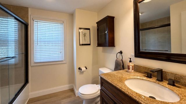 211 Holyoke St, Ludlow, MA 01056
