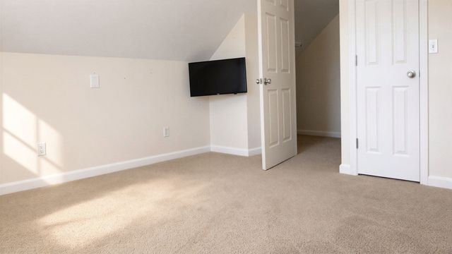 211 Holyoke St, Ludlow, MA 01056