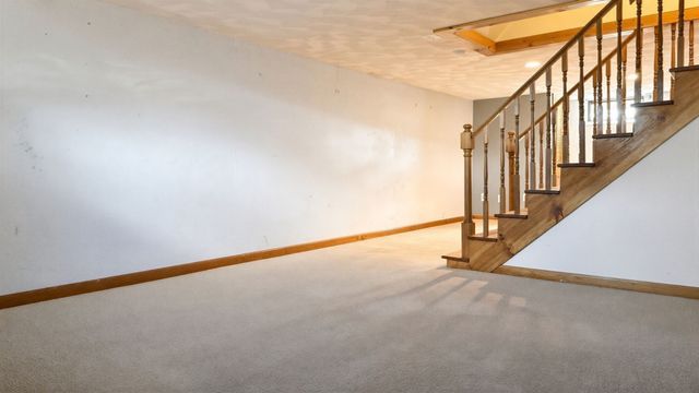 211 Holyoke St, Ludlow, MA 01056