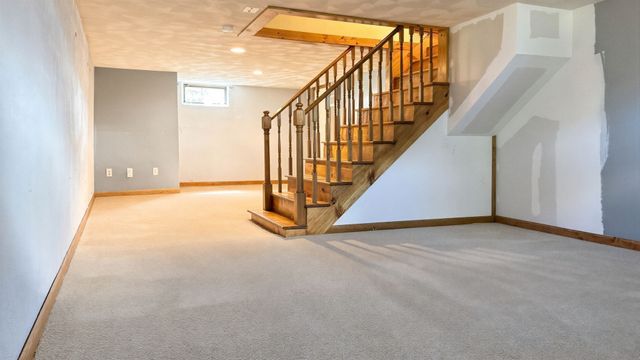 211 Holyoke St, Ludlow, MA 01056
